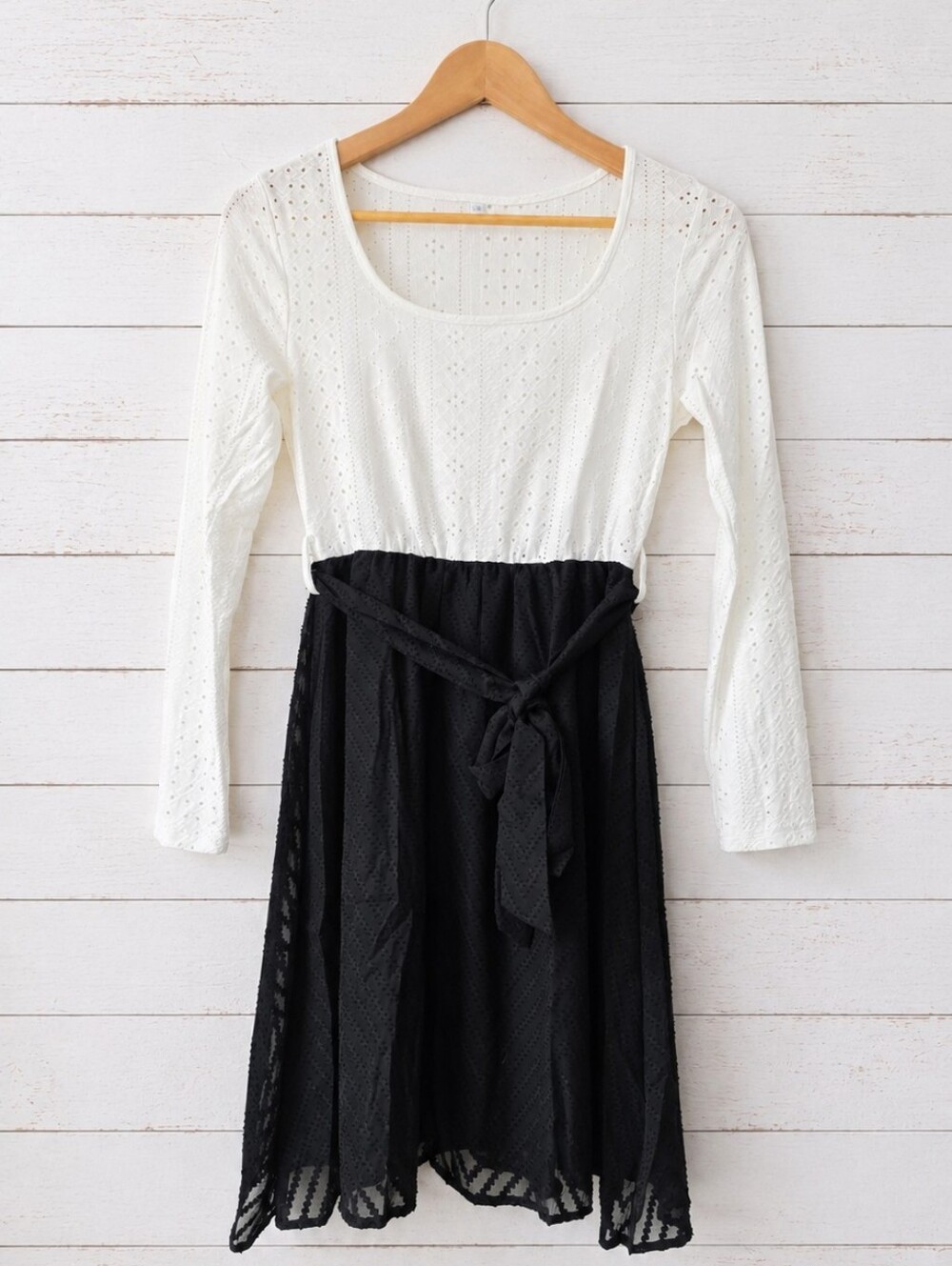 NWOT White and Black Long Sleeve Dress with Waist Tie Size S